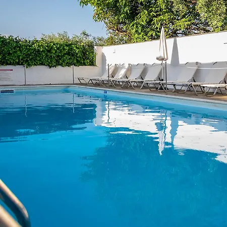 Apartahotel Dafni 3*
