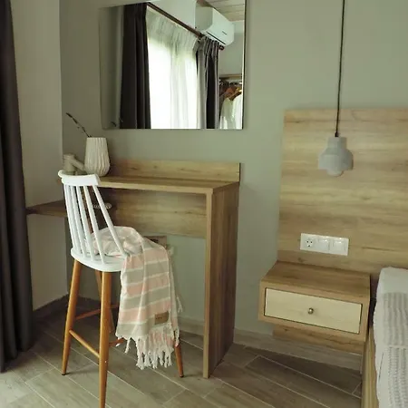 Dafni شقة فندقية 4*